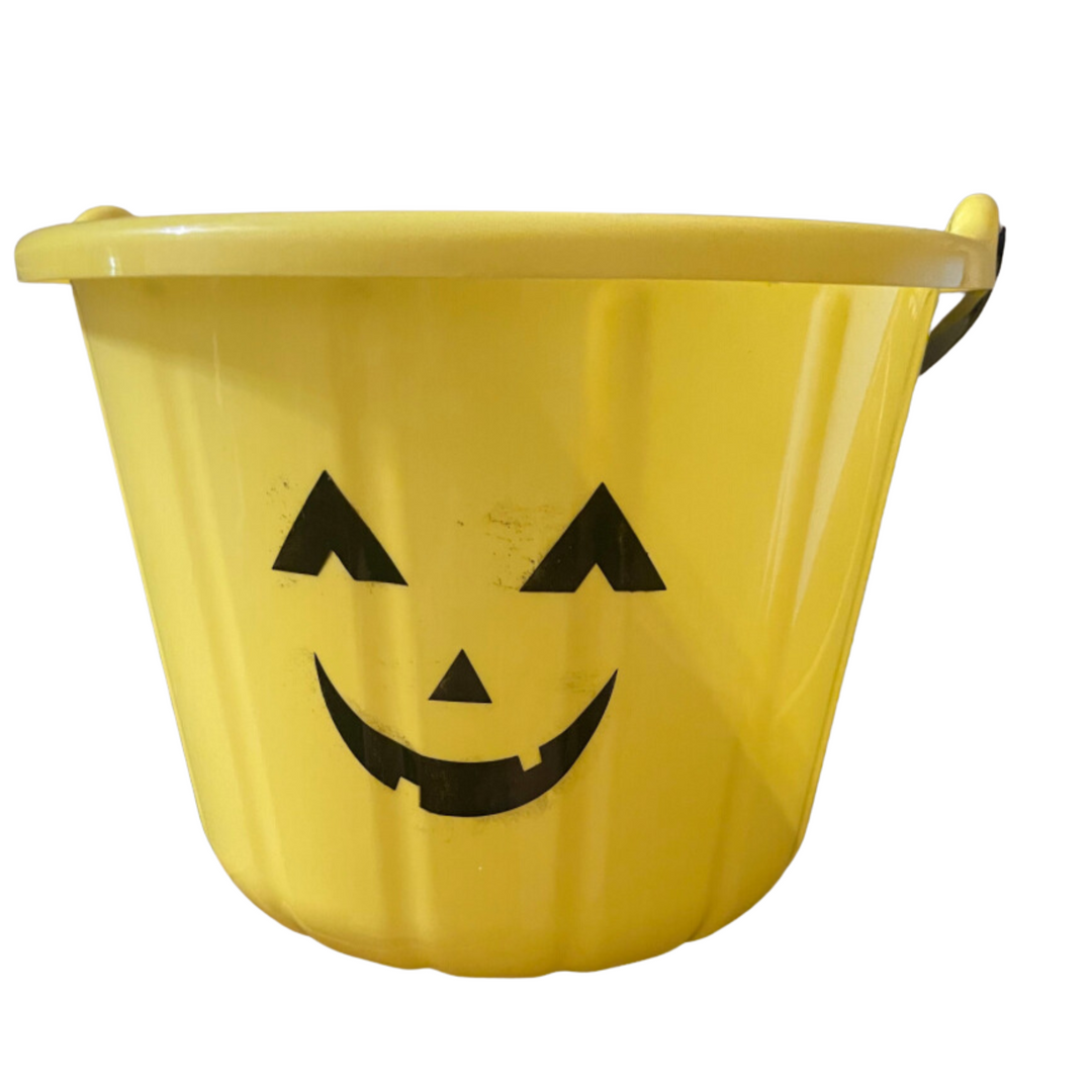 Treat bucket 